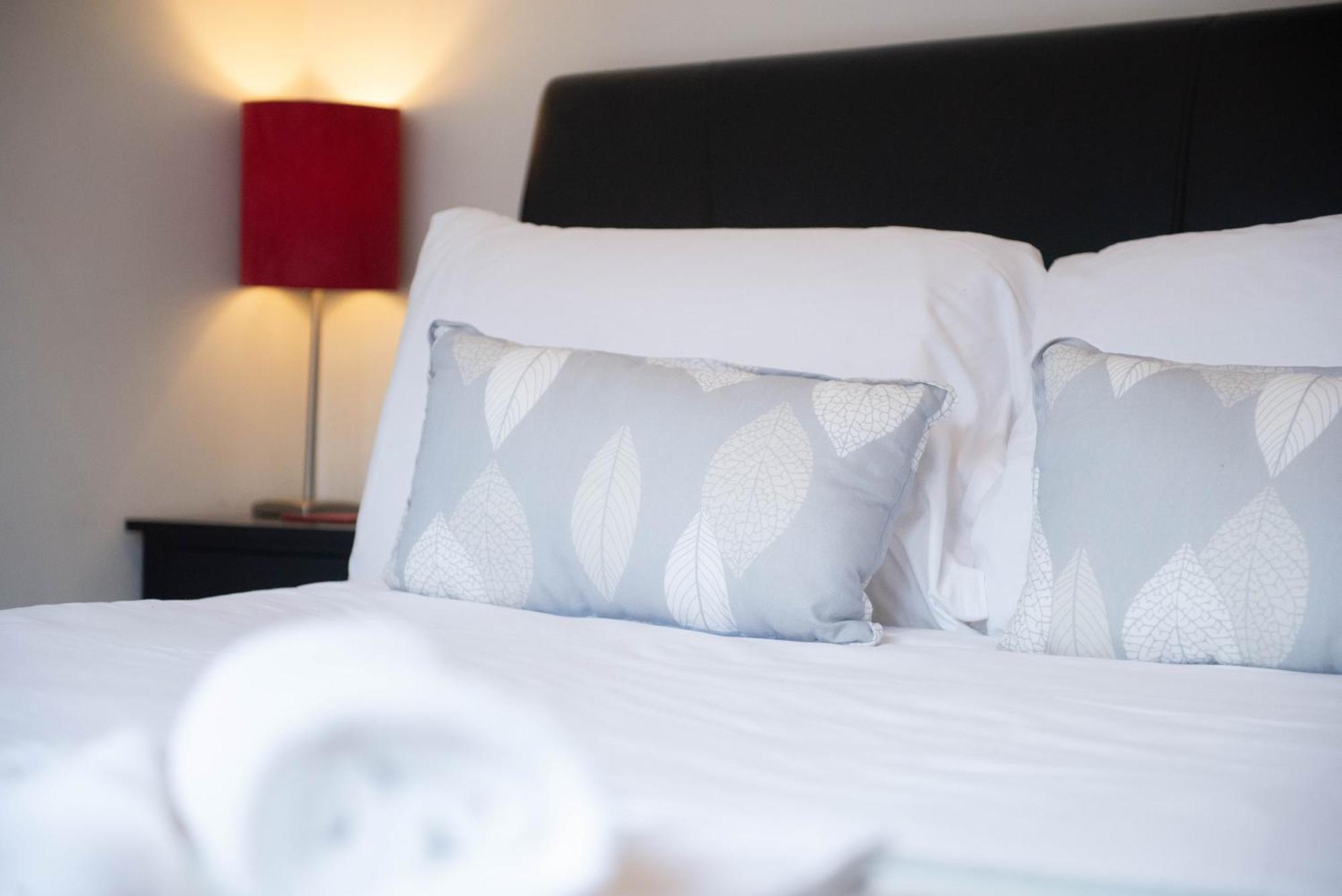 Stylish Townhouse, Work Desk, Fast Wi-Fi, Sleeps 6 Stamford Zewnętrze zdjęcie