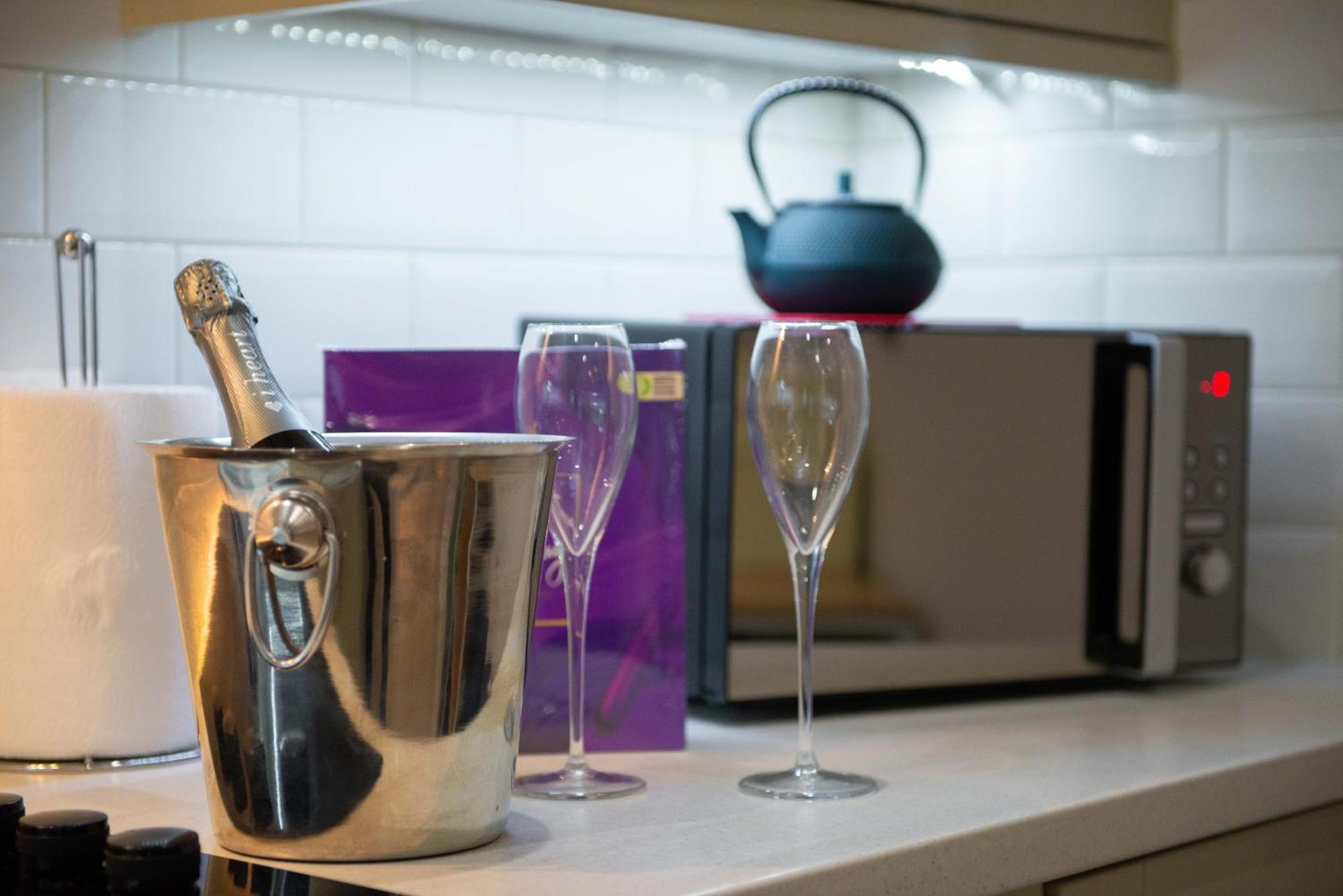 Stylish Townhouse, Work Desk, Fast Wi-Fi, Sleeps 6 Stamford Zewnętrze zdjęcie